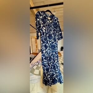 Tuckernuck Blue and White Paisley cover up, like new size XS